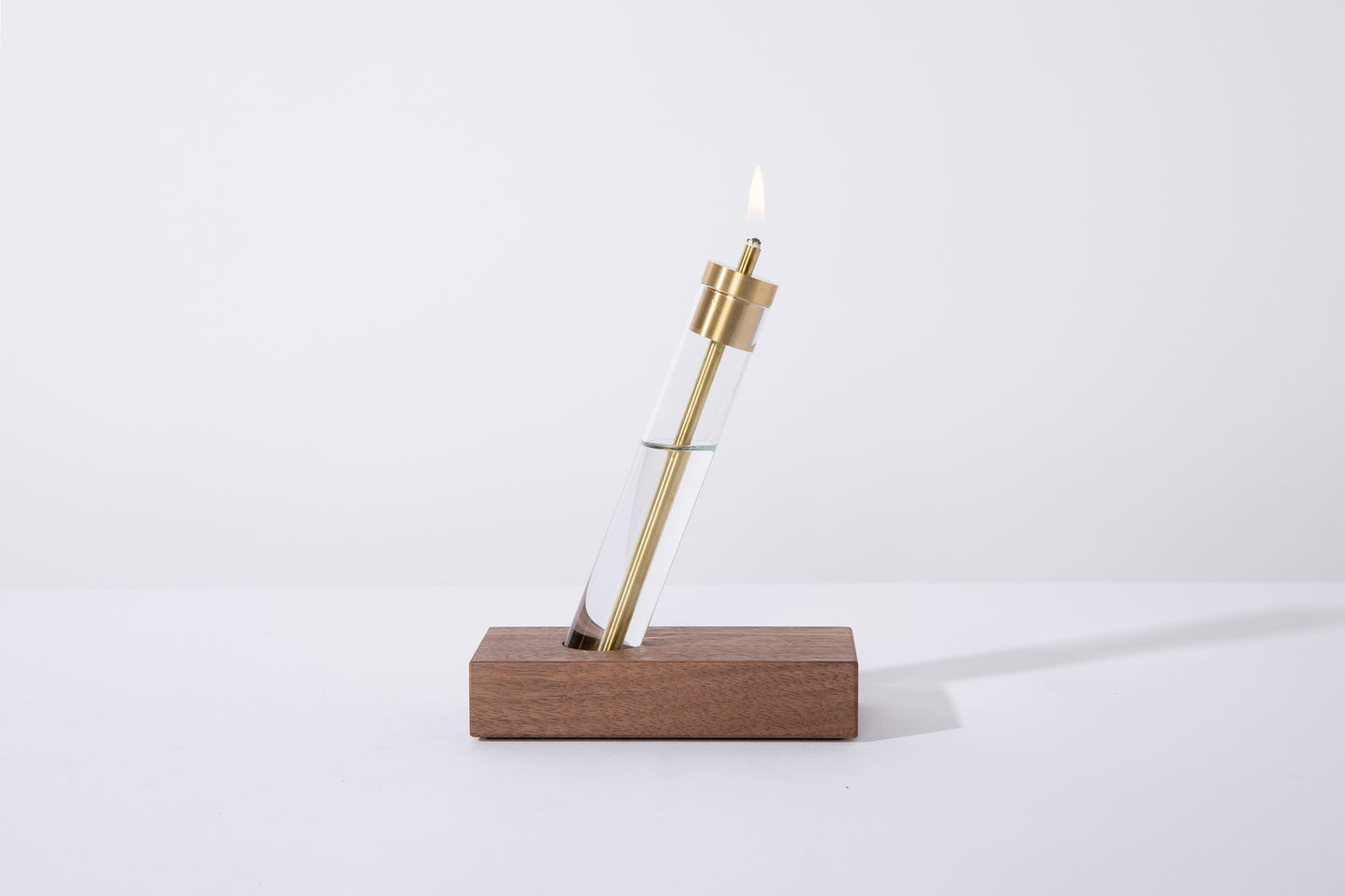 Migration / a modern oil candle (single candle)